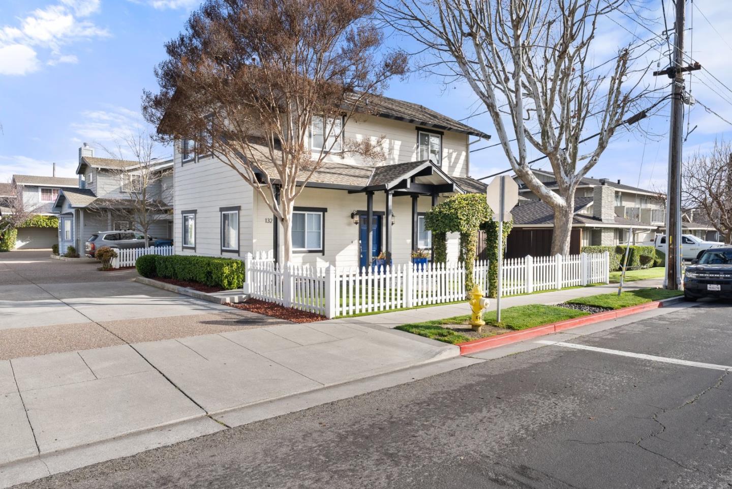 132 Della CT