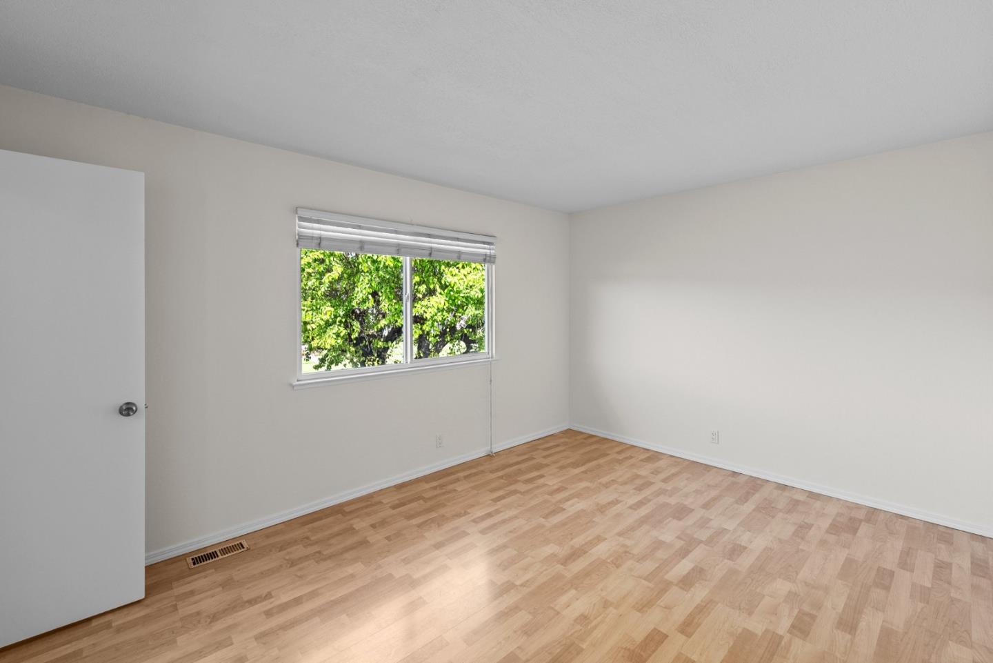 5492 Tradewinds Walkway 3