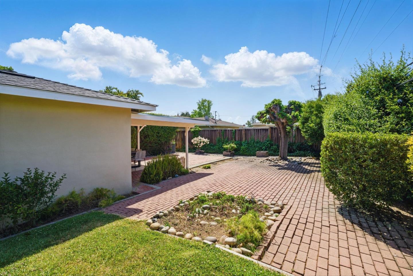 3643 Justine DR