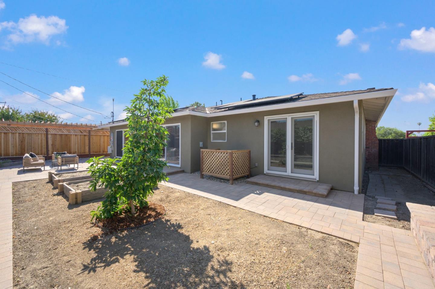 1682 Noreen Drive