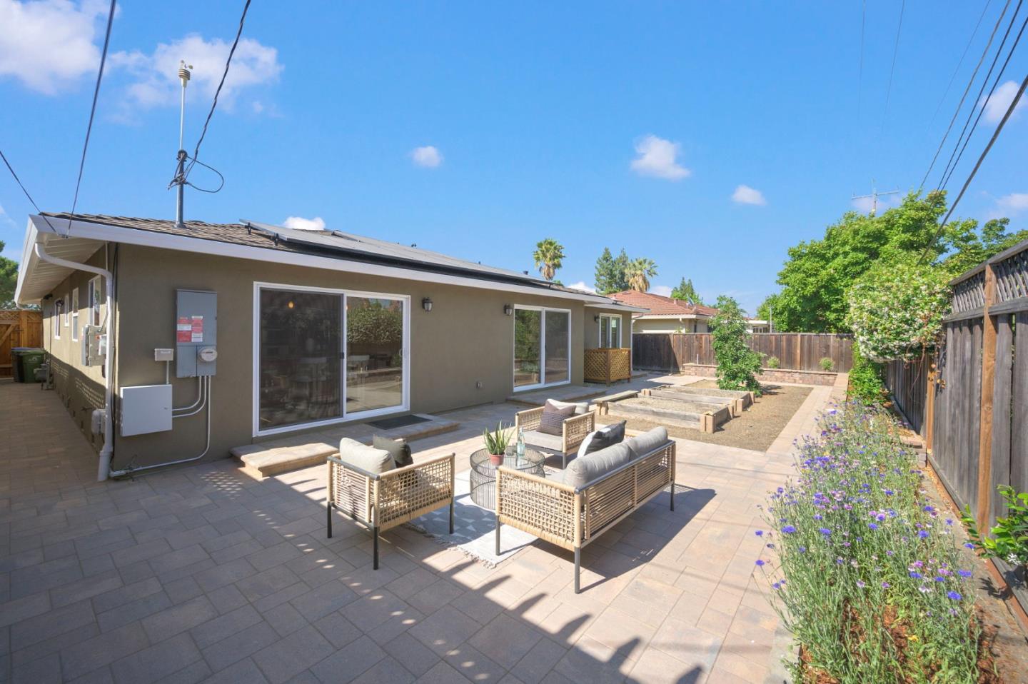 1682 Noreen Drive