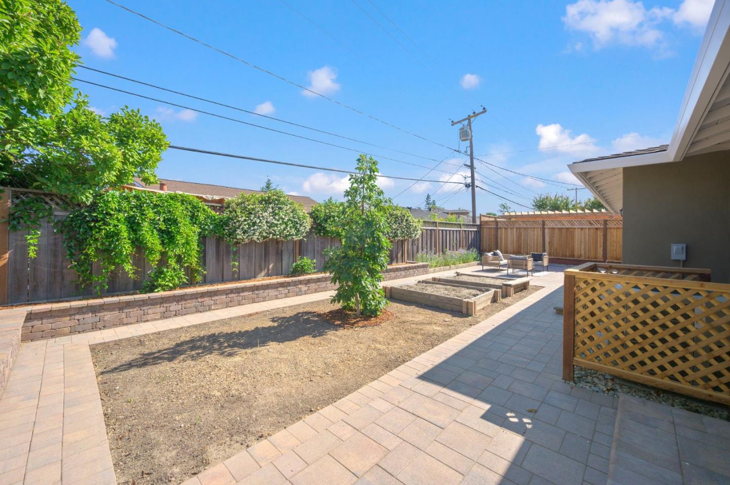 1682 Noreen Drive