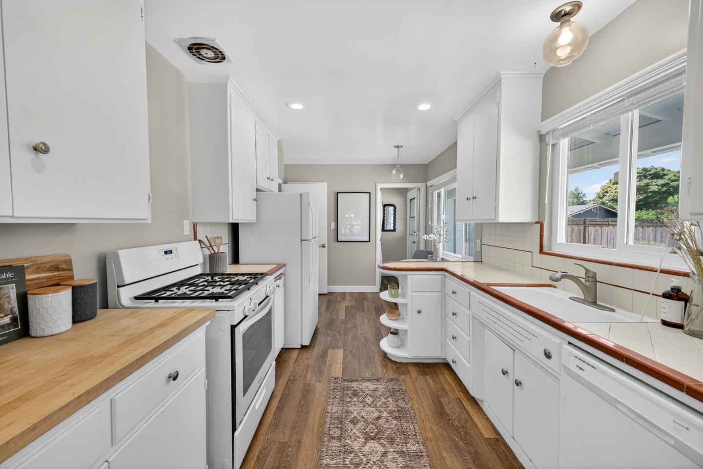 1737 Blackford Lane