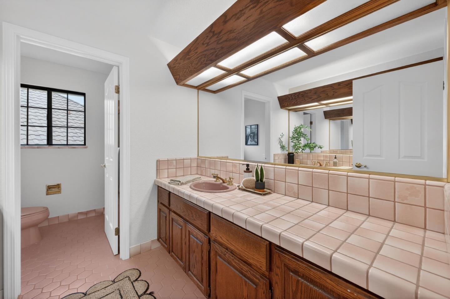 1168 Spring Hill Way