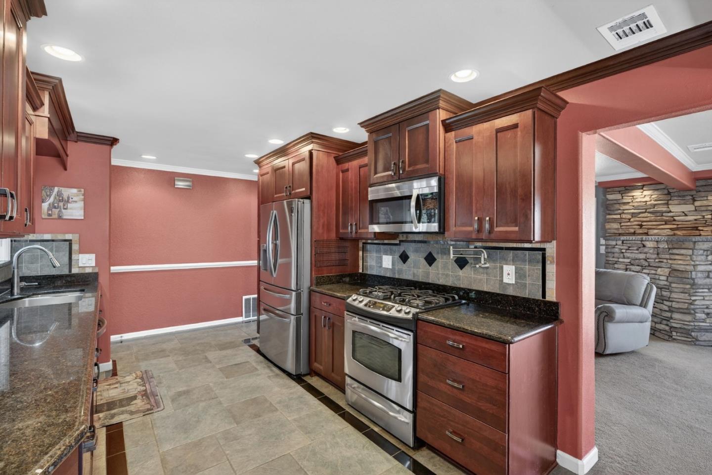 3950 Meridian Avenue