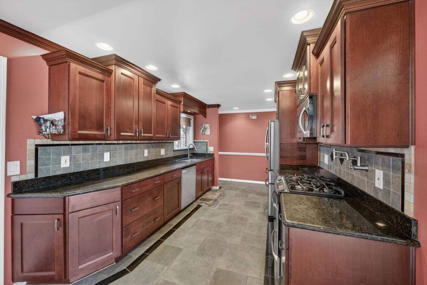 3950 Meridian Avenue