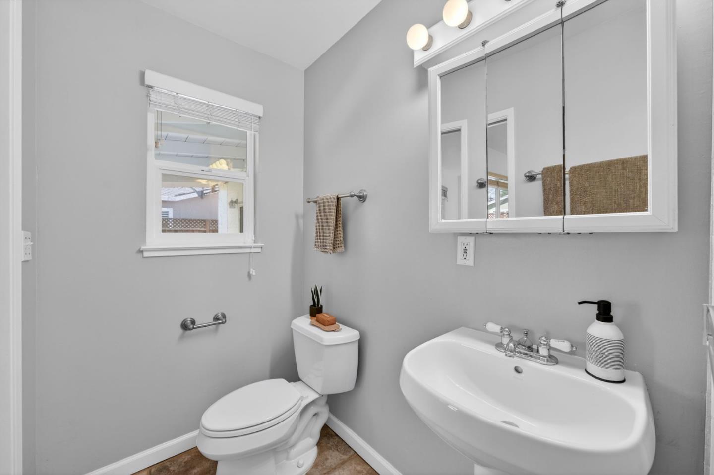 4012 Laurelglen Court