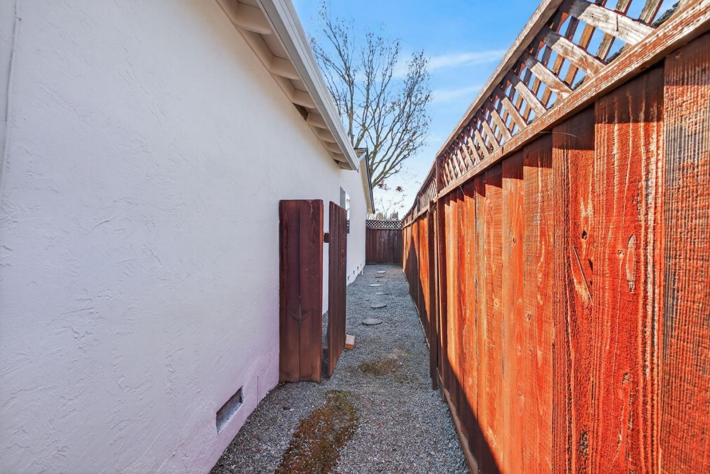 4012 Laurelglen Court