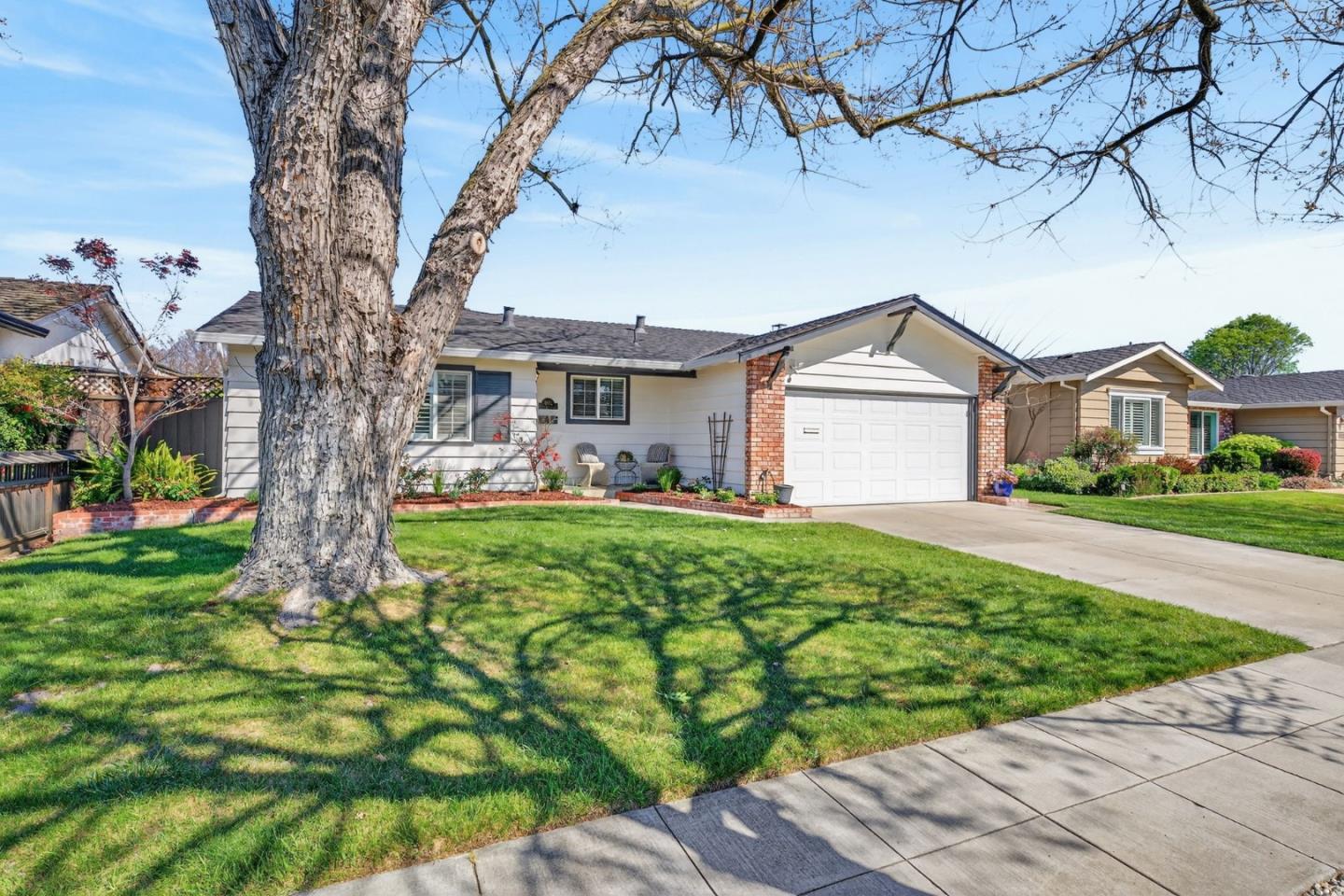 4012 Laurelglen Court