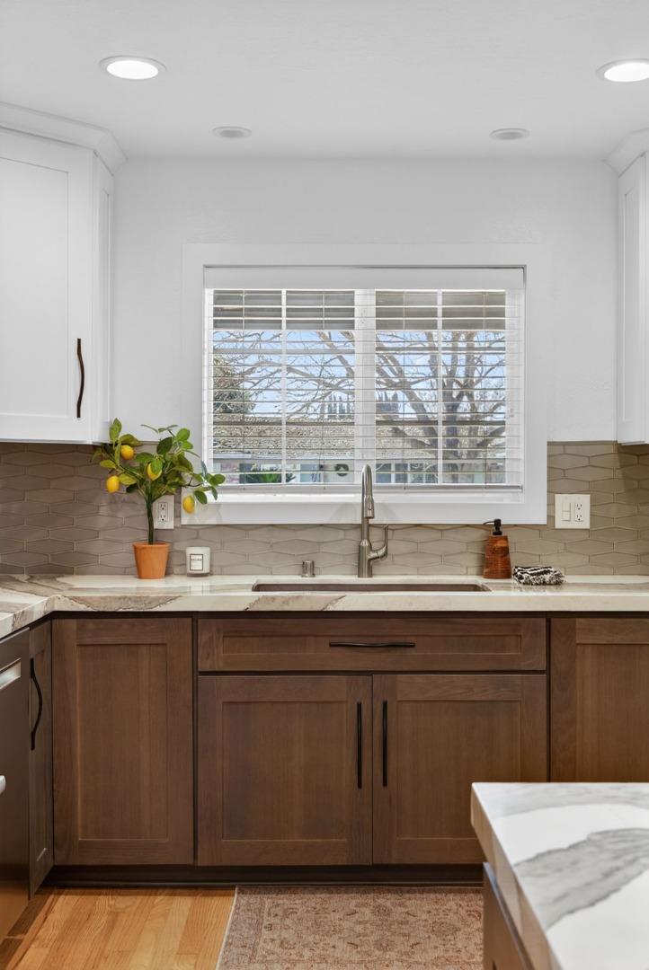 4012 Laurelglen Court