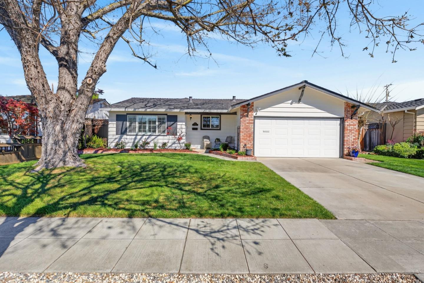 4012 Laurelglen Court