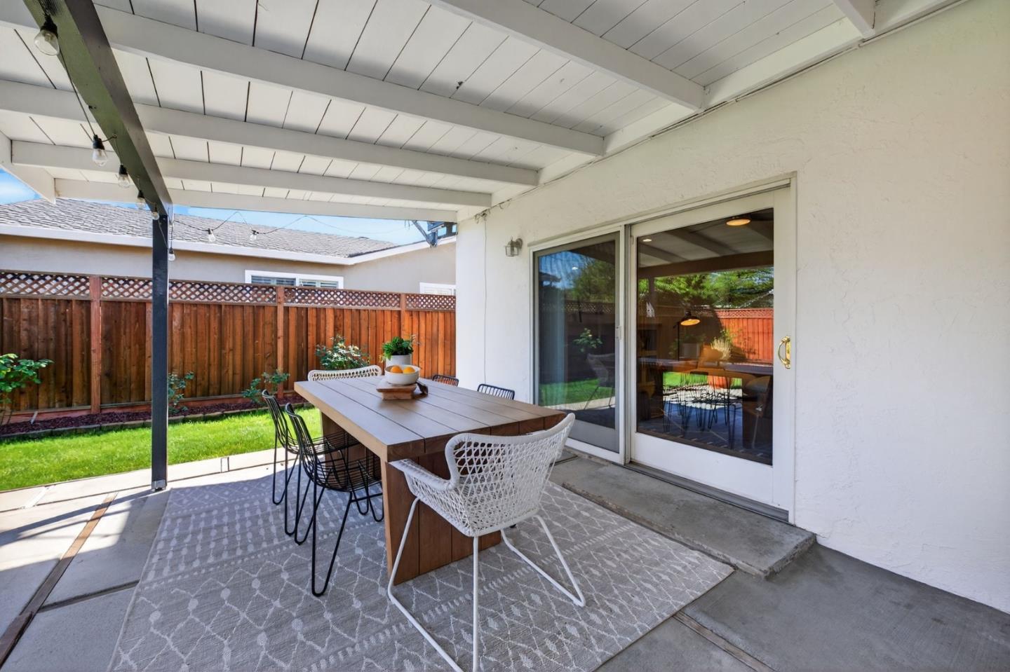 4012 Laurelglen Court