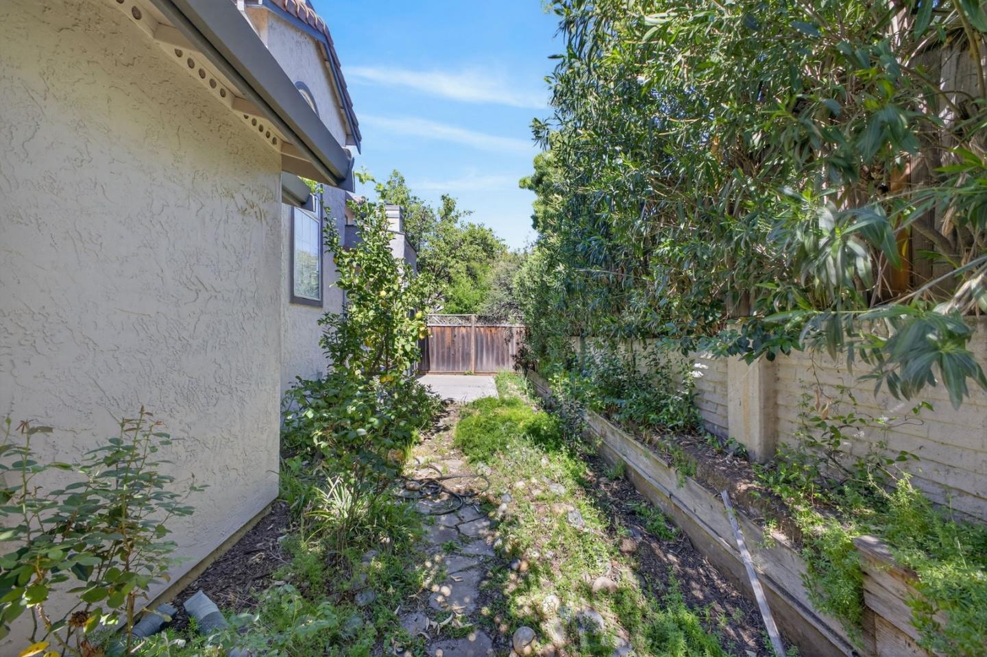 1074 Almaden Village Lane