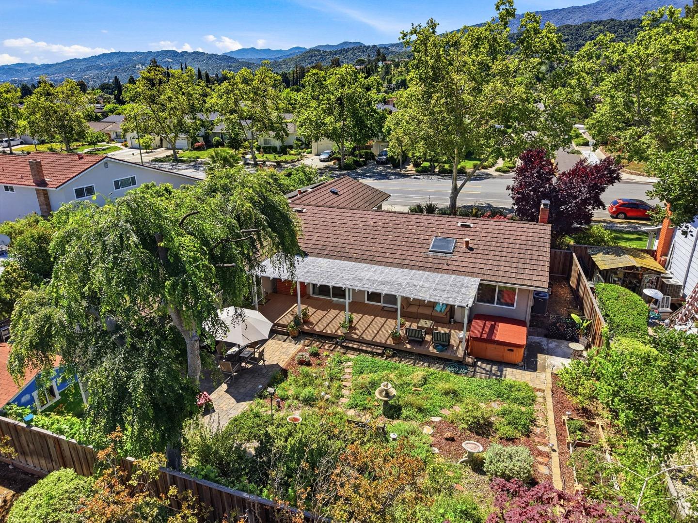 1407 Redmond AVE