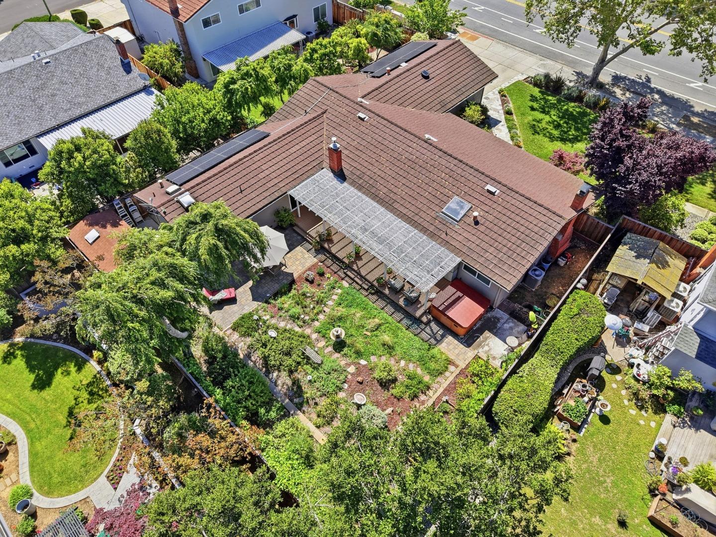 1407 Redmond AVE