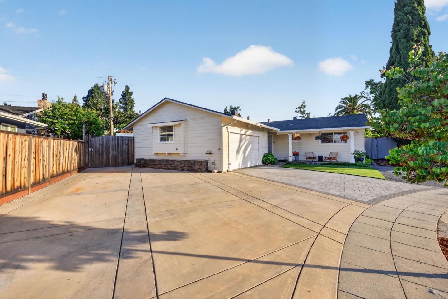1716 Lollie Court