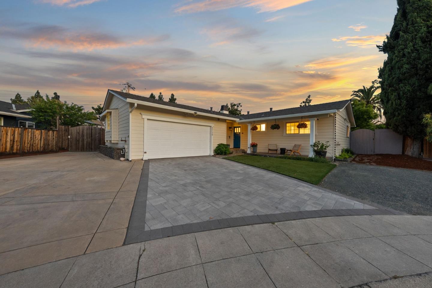 1716 Lollie Court