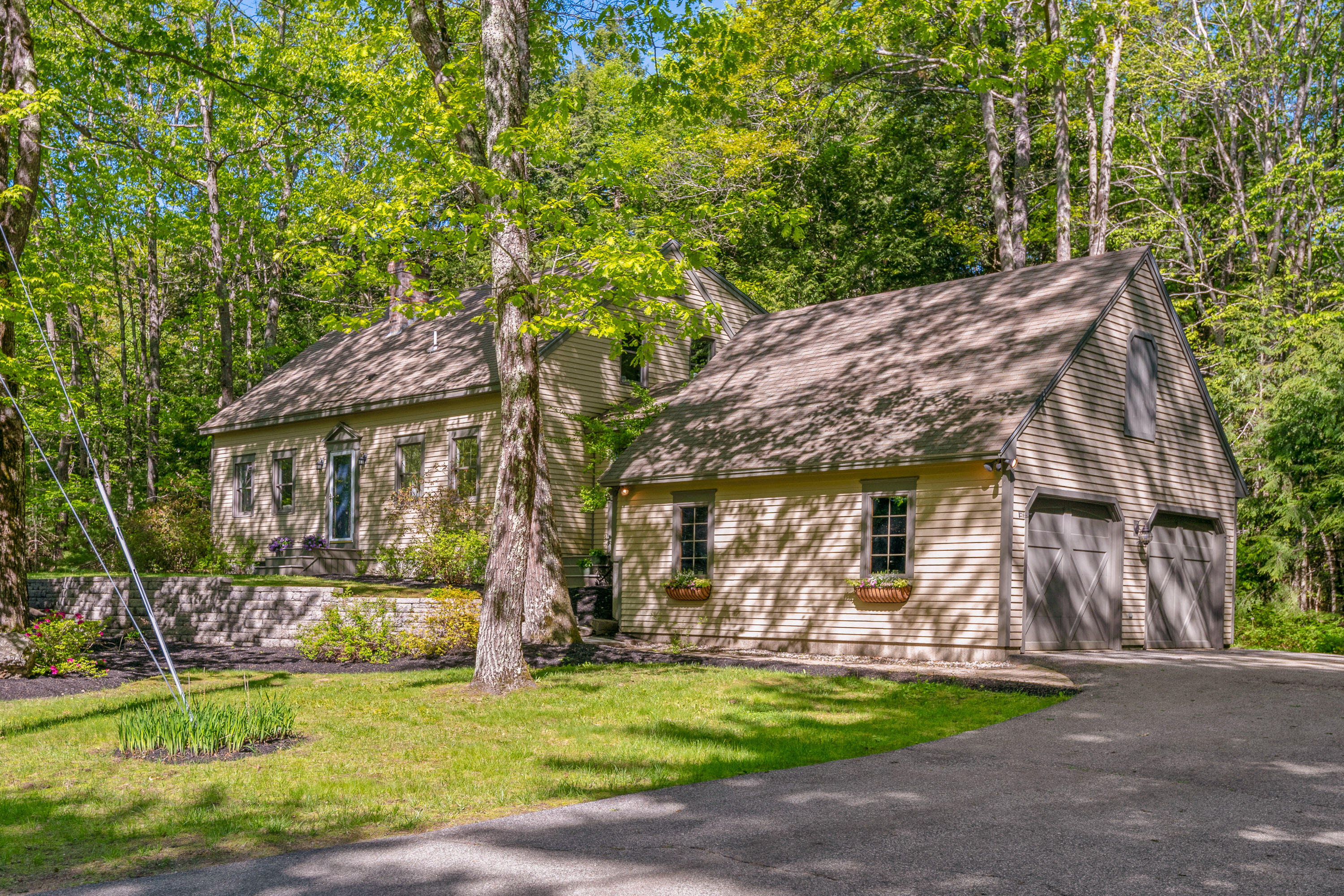 19 Colonial Drive