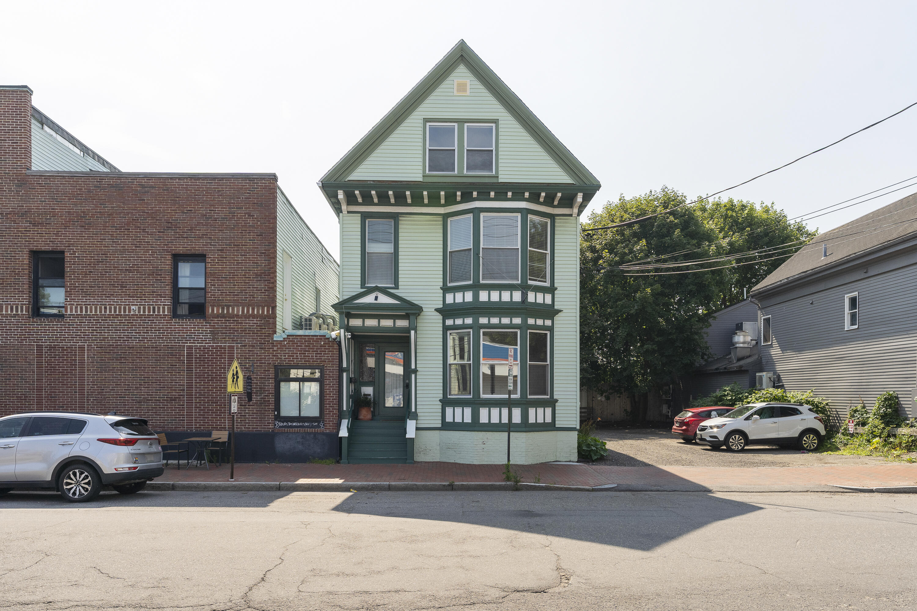 52 Pine Street