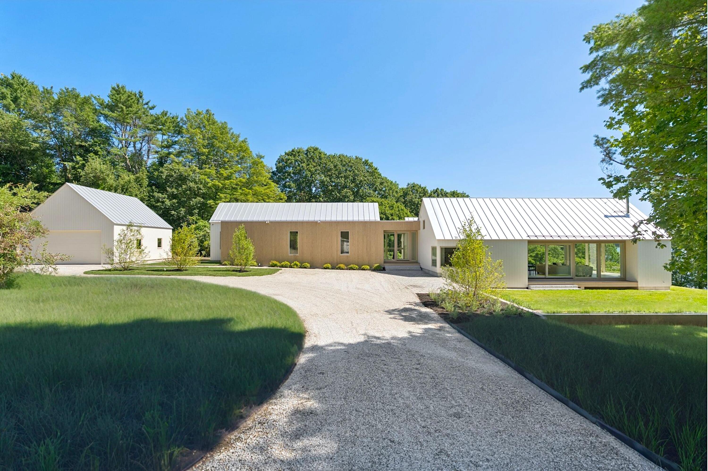 12 Town Landing Road