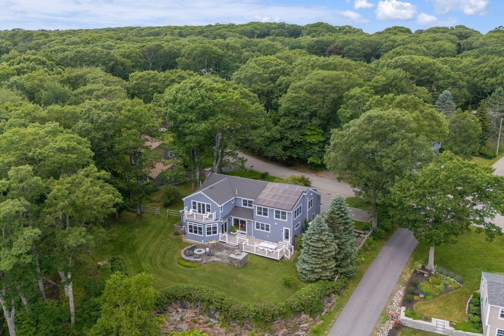 11 Pilot Point Road