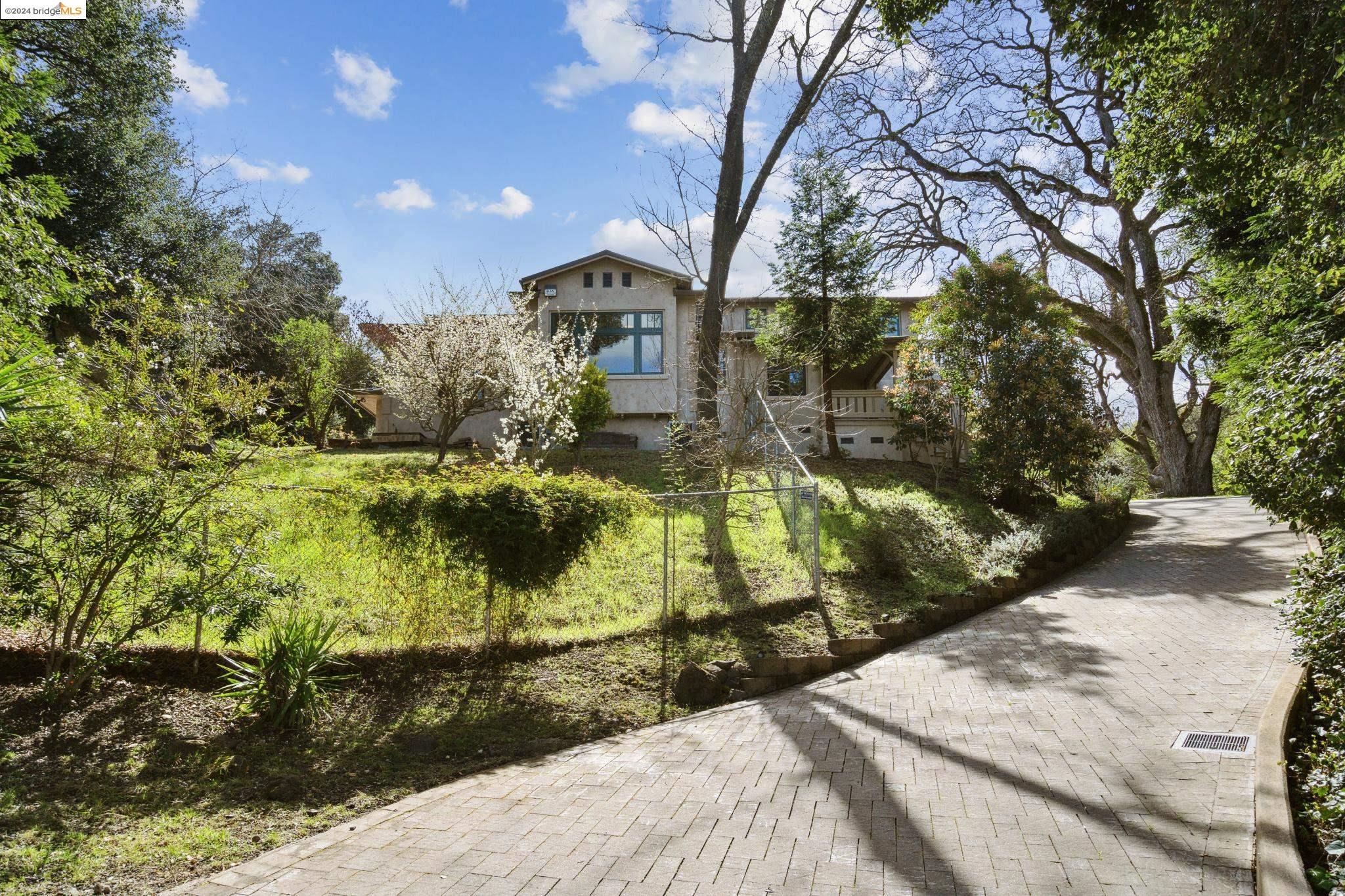 1 Ardilla Rd