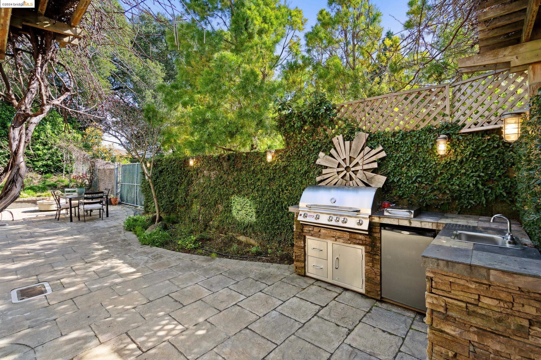 1 Ardilla Rd