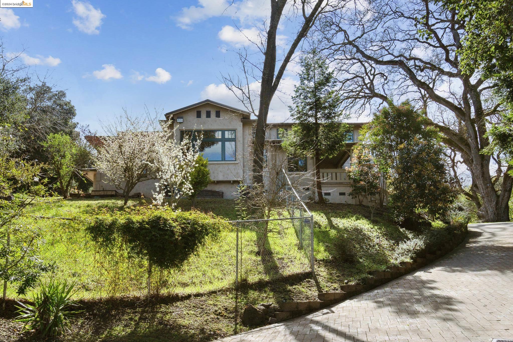 1 Ardilla Rd