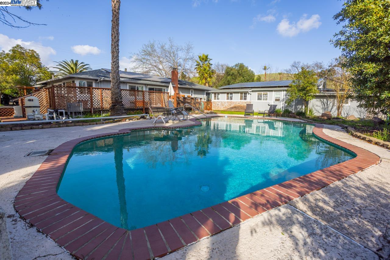 1015 Byrd Ln