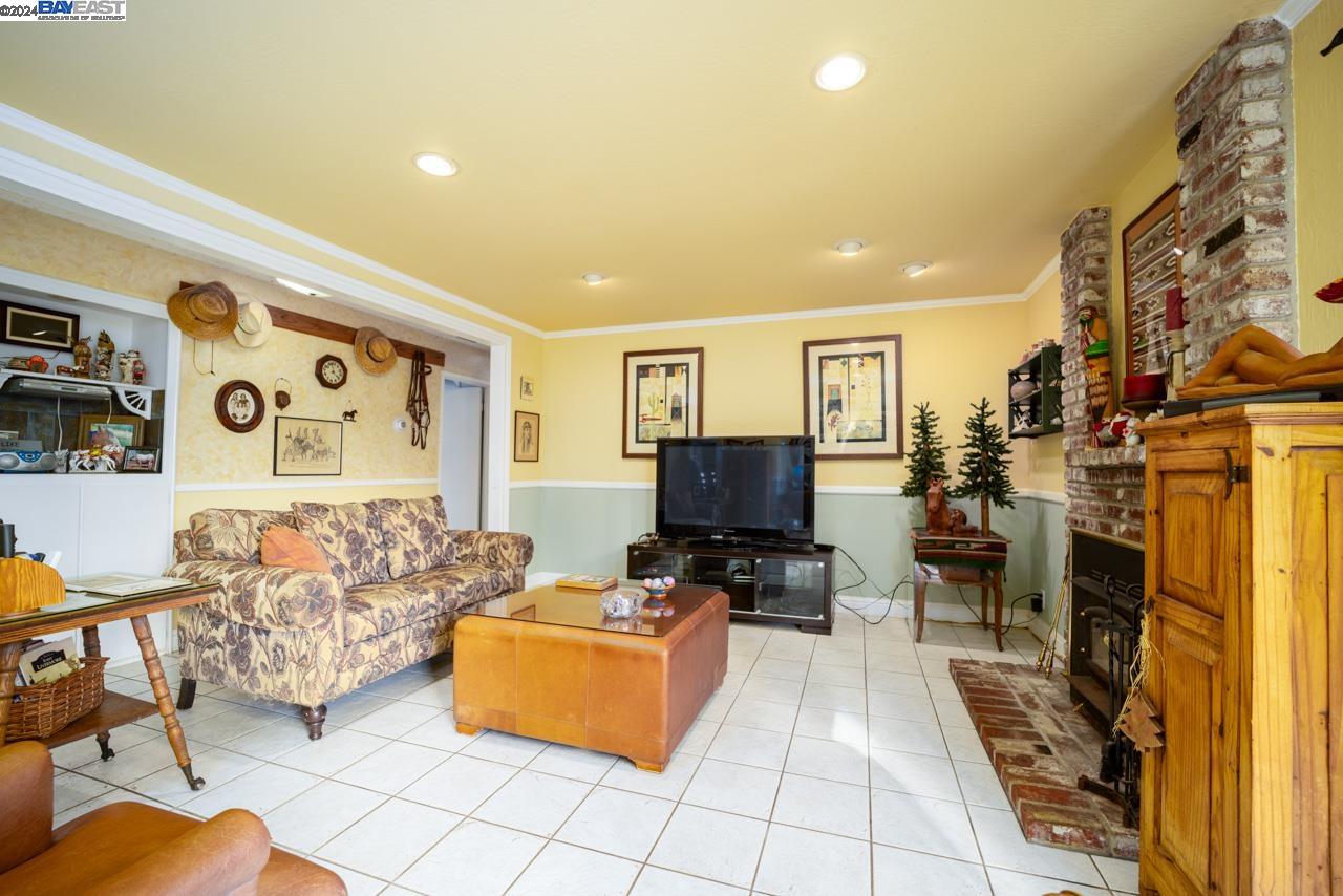 1015 Byrd Ln