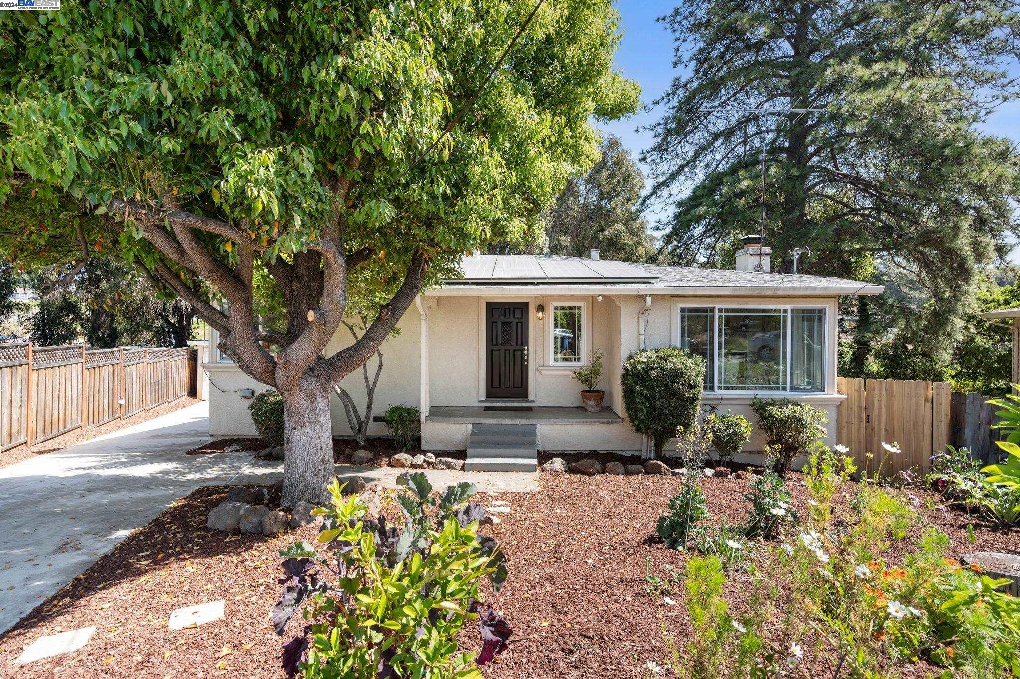 4448 Gem Ave