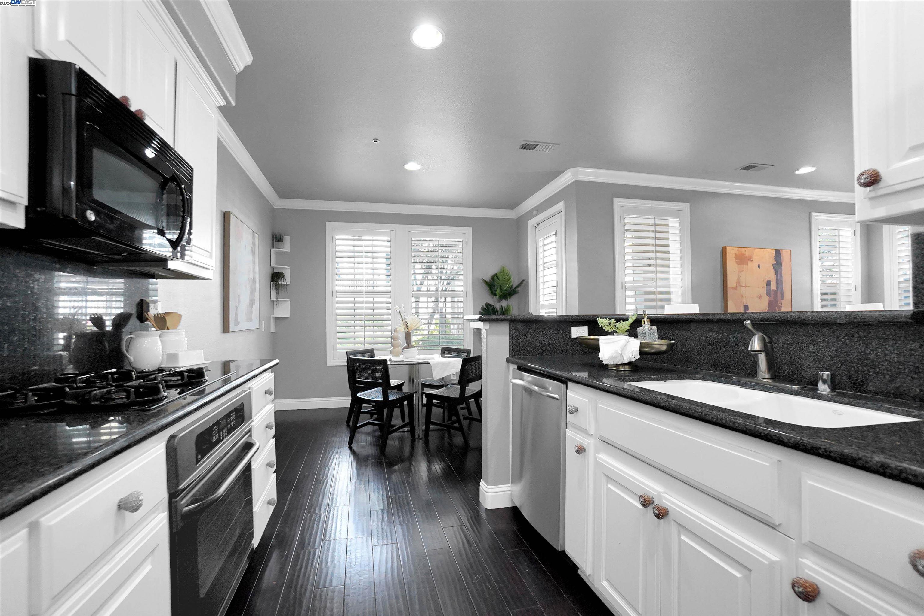 3628 Whitworth Dr