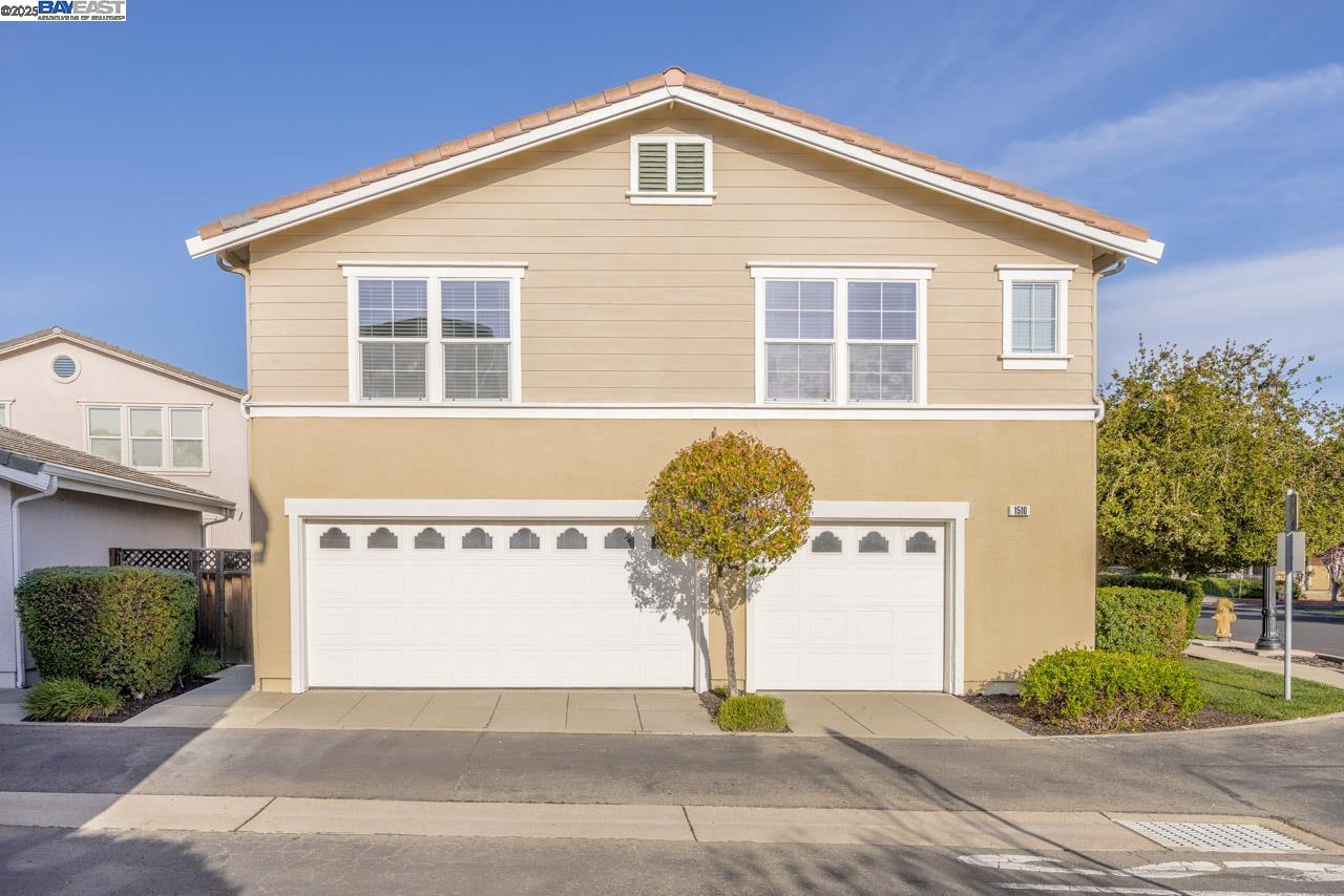 1508 Whispering Oaks Way