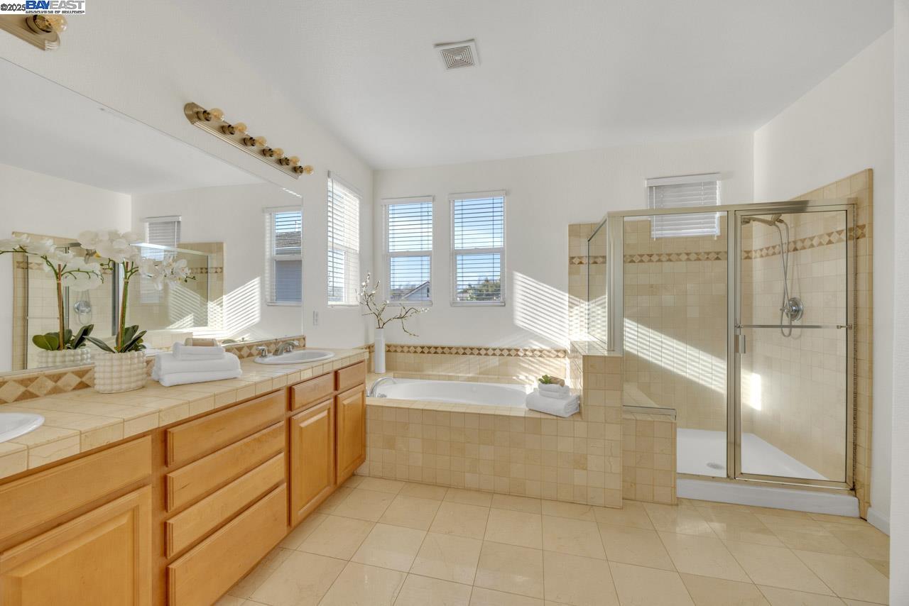 1508 Whispering Oaks Way