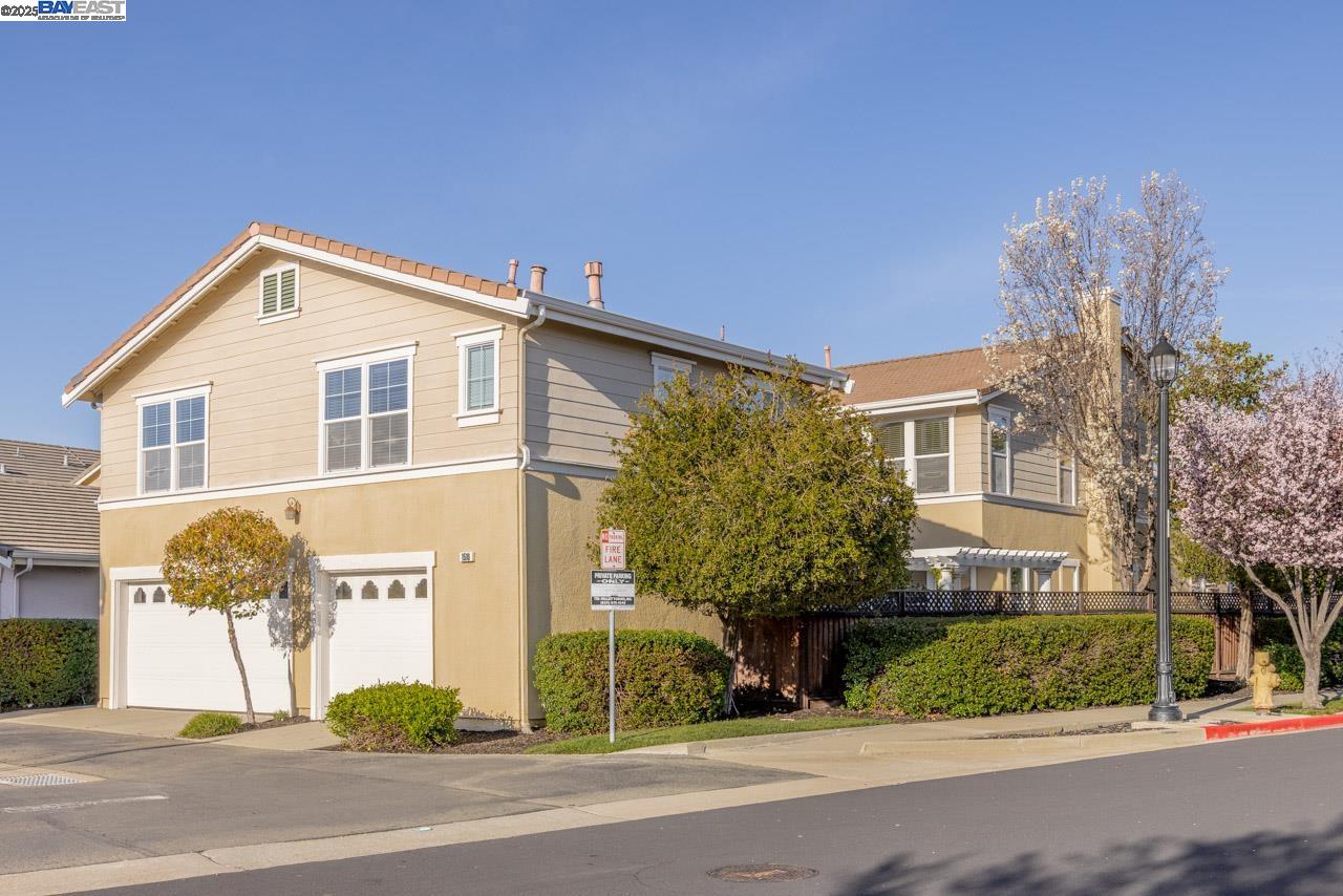 1508 Whispering Oaks Way