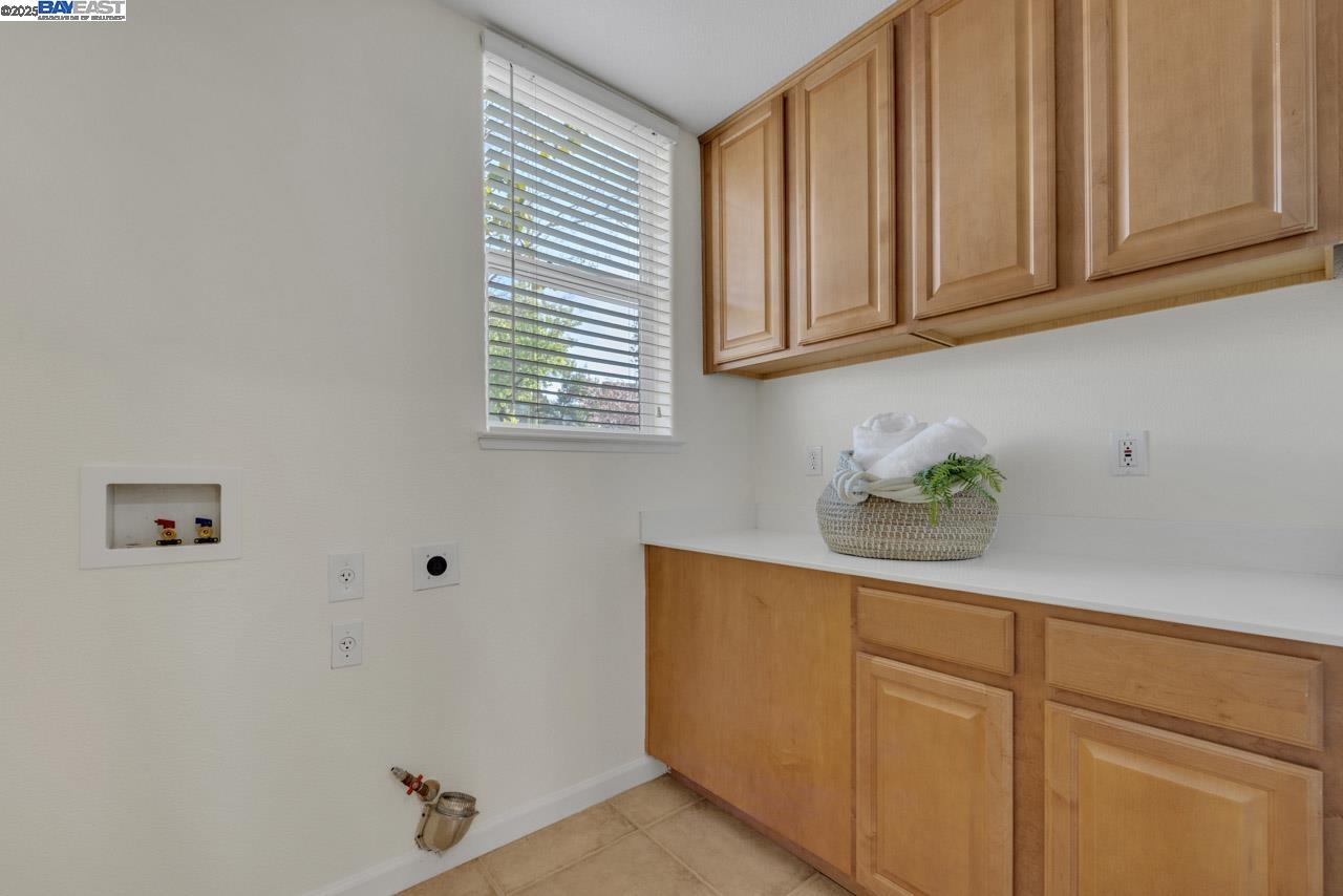 1508 Whispering Oaks Way