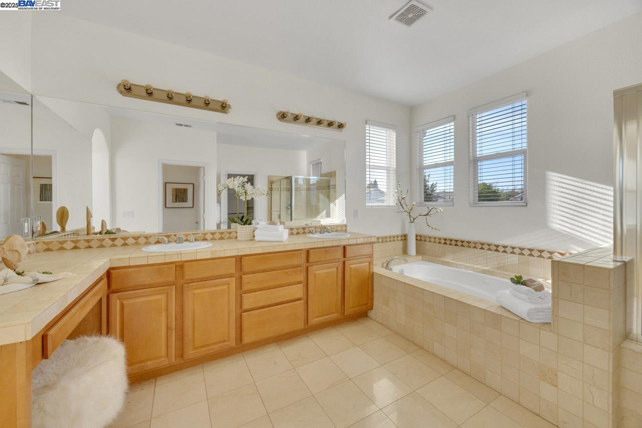 1508 Whispering Oaks Way