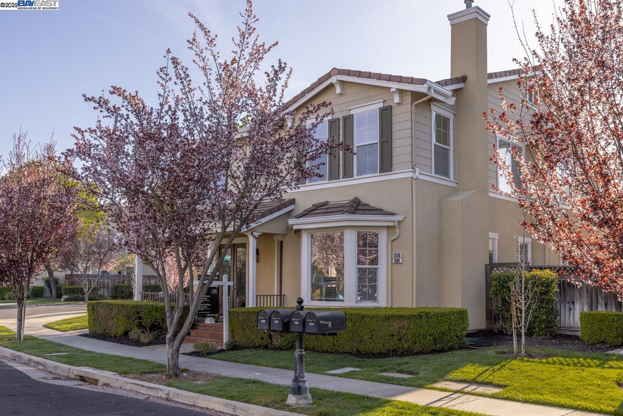 1508 Whispering Oaks Way