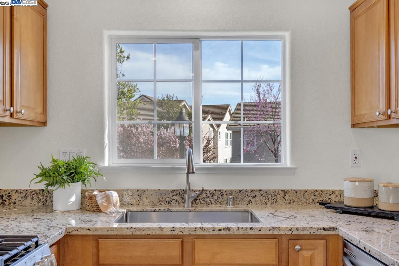 1508 Whispering Oaks Way