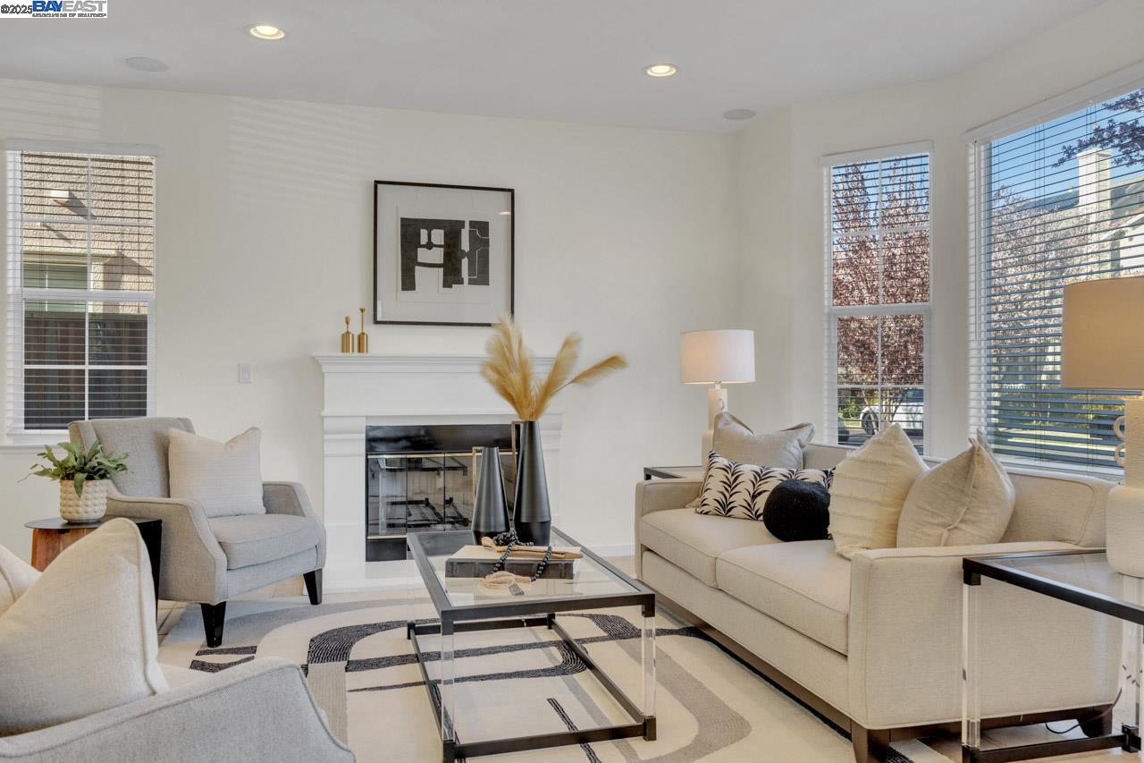 1508 Whispering Oaks Way