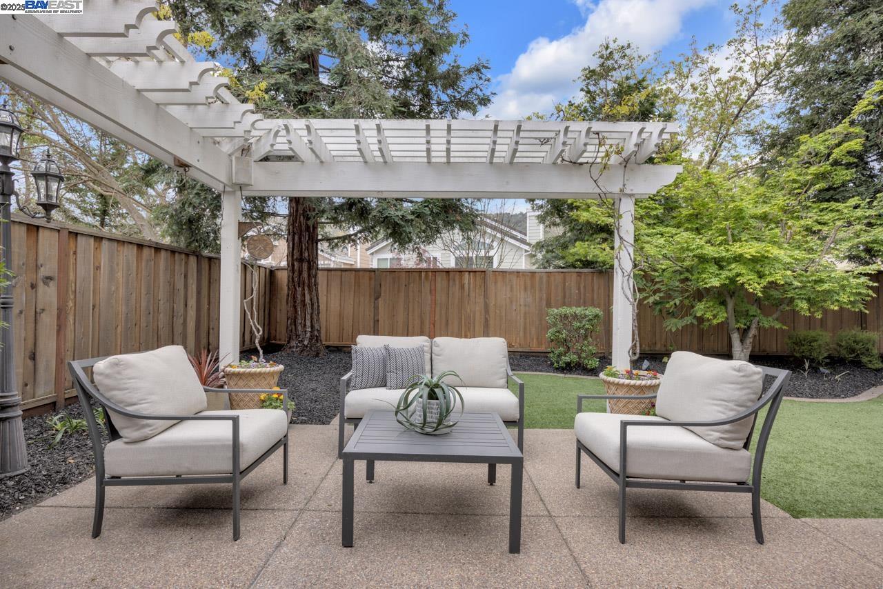 2540 Tapestry Way