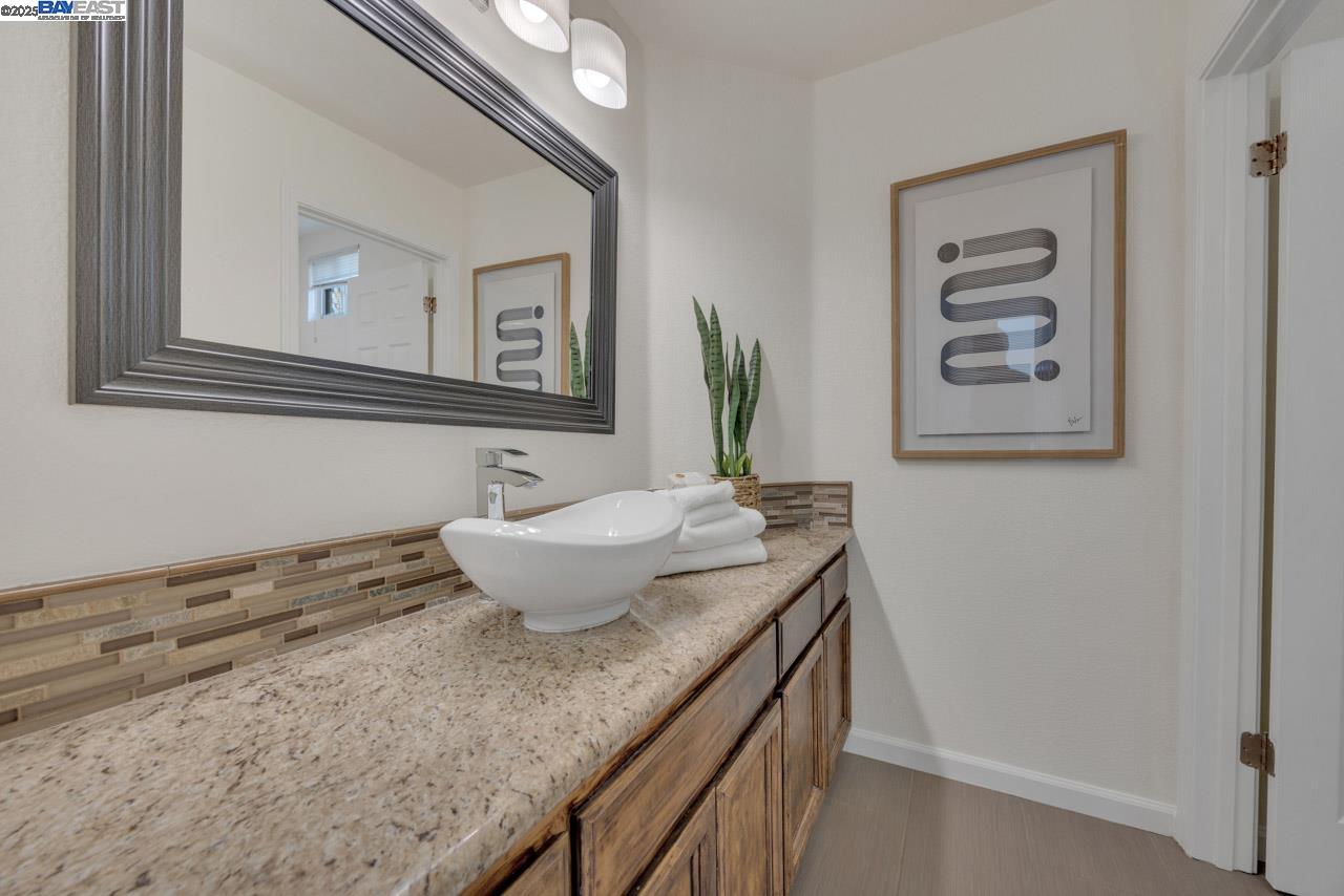 2540 Tapestry Way
