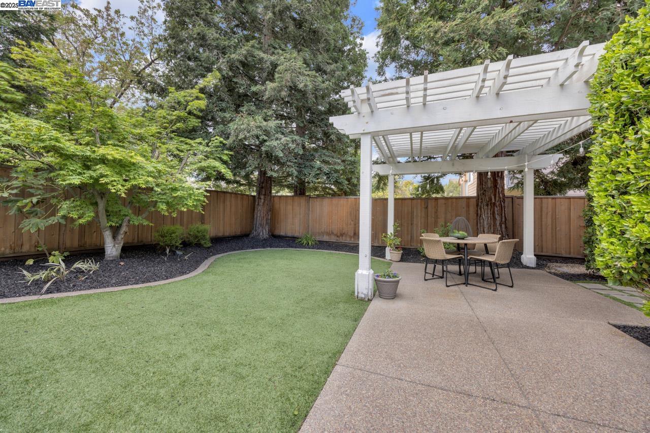 2540 Tapestry Way
