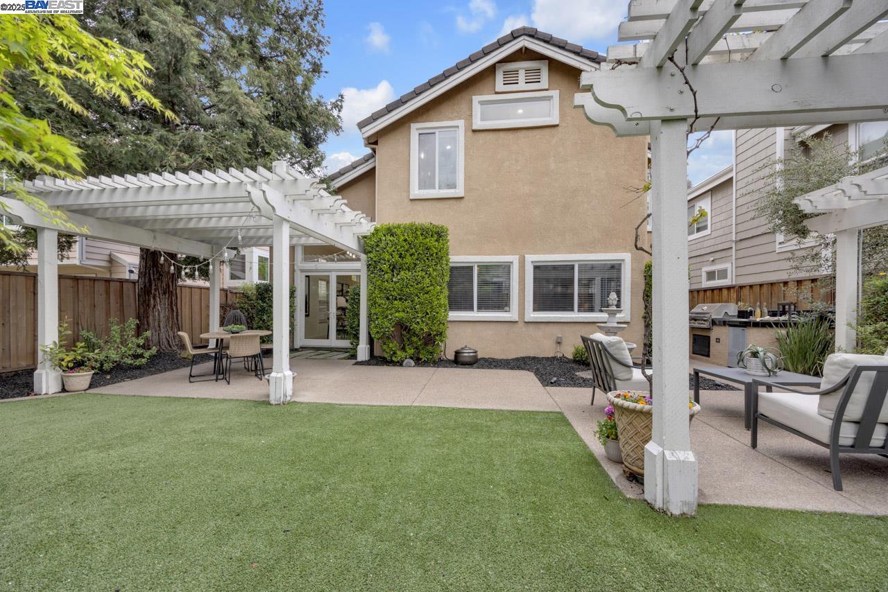 2540 Tapestry Way