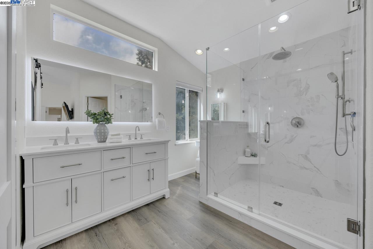 2540 Tapestry Way