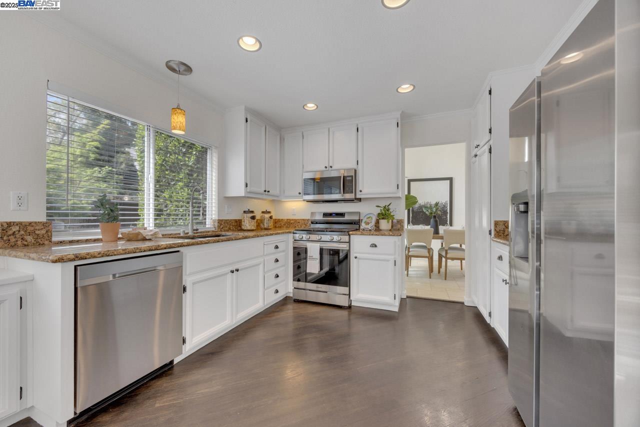 2540 Tapestry Way