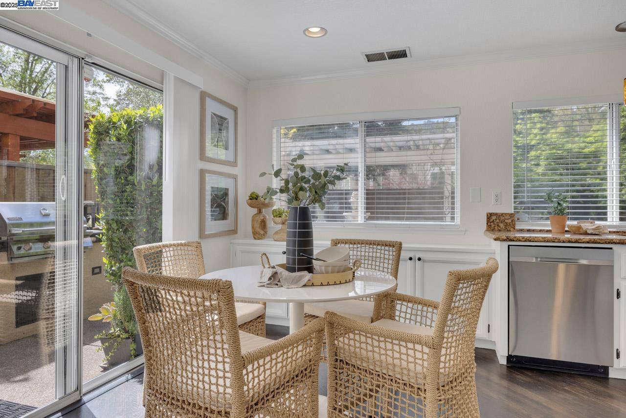 2540 Tapestry Way