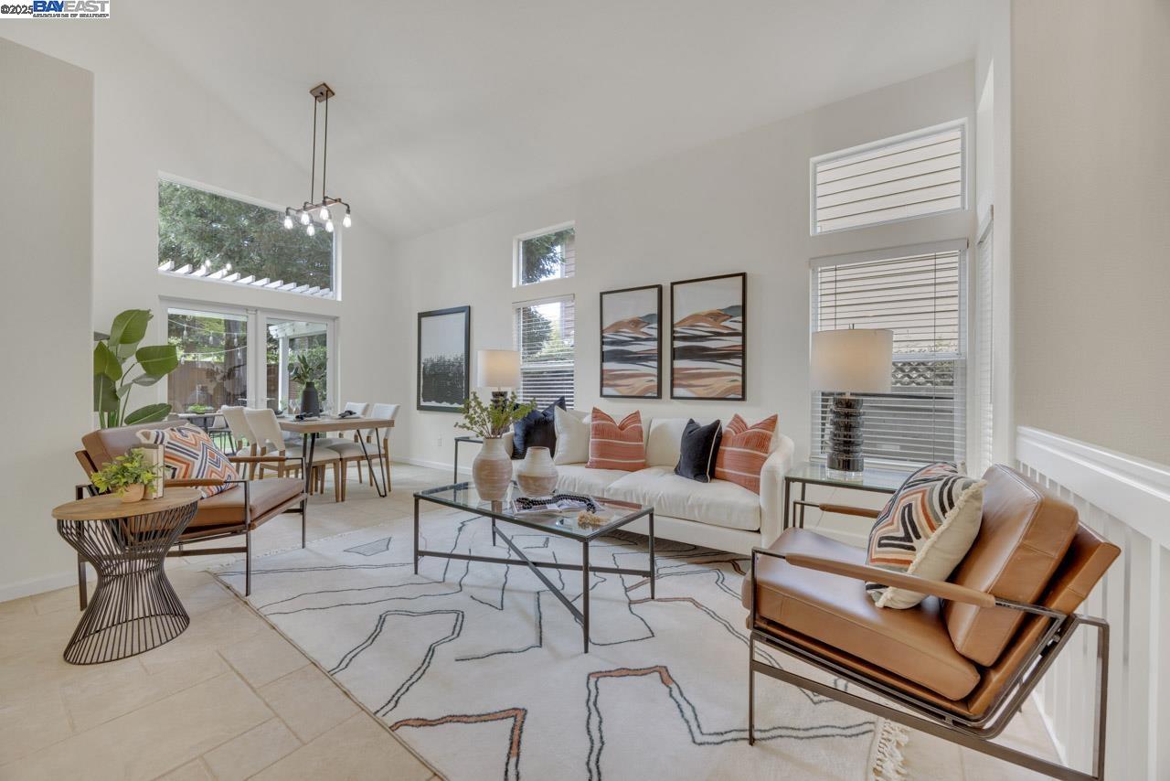 2540 Tapestry Way