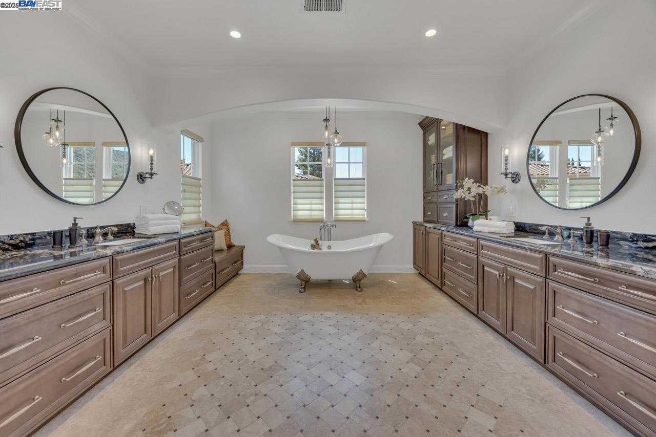 7193 Rosecliff Ct