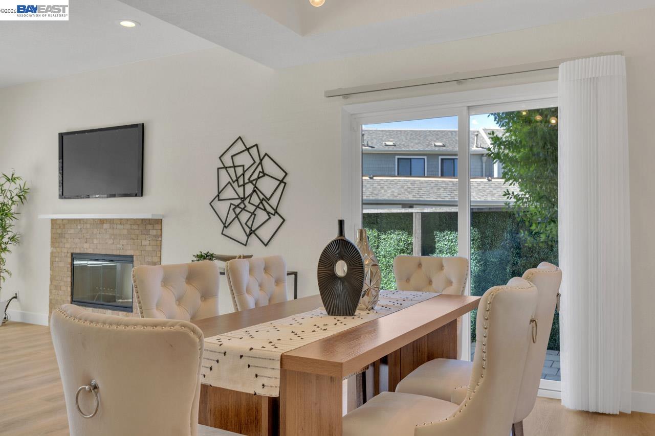 828 Columba Ln